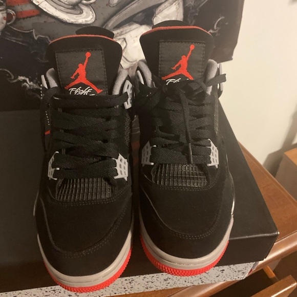 Athletic_Shoes